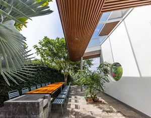 Innovative Heat-Resistant House with Wide Spreading Roof in Dong Nai - image 7