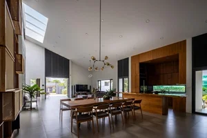 Innovative Heat-Resistant House with Wide Spreading Roof in Dong Nai - image 6