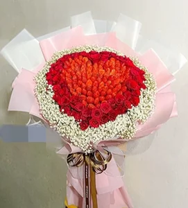 The Rise of Strawberry Bouquets: A Million-Dong Valentine's Trend - image 9