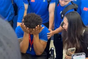 Emotional Homecoming: Xuan Son and Vietnam Team Return with Gold - image 8