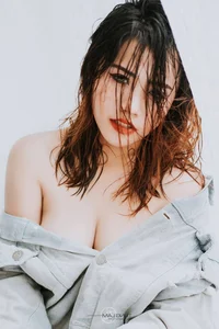 Vietnamese Beauty Showcase: Stunning Portraits from the Pack 16 Collection - image 7