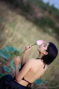 Vietnamese Beauty Showcase: Stunning Portraits from the Pack 16 Collection - image 27