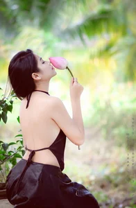 Vietnamese Beauty Showcase: Stunning Portraits from the Pack 16 Collection - image 6