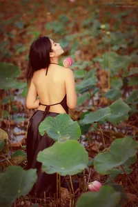 Vietnamese Beauty Showcase: Stunning Portraits from the Pack 16 Collection - image 24