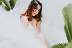 Vietnamese Beauty Showcase: Stunning Portraits from the Pack 16 Collection - image 22