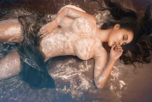 Vietnamese Beauty Showcase: Stunning Portraits from the Pack 16 Collection - image 37
