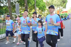 Celebrity-Led Long Chau Family Festival: A Grand Celebration of Health and Multi-Generational Bonding - image 7
