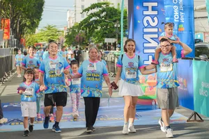 Celebrity-Led Long Chau Family Festival: A Grand Celebration of Health and Multi-Generational Bonding - image 6