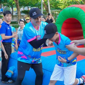 Celebrity-Led Long Chau Family Festival: A Grand Celebration of Health and Multi-Generational Bonding - image 8