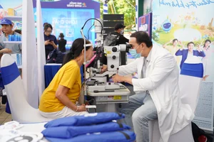 Celebrity-Led Long Chau Family Festival: A Grand Celebration of Health and Multi-Generational Bonding - image 1