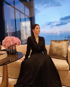 Song Hye Kyo’s Effortless Elegance: How a Simple White Shirt Redefines Superstar Fashion - image 8