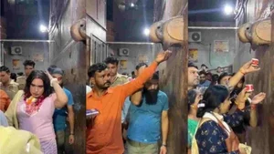 The Mystery of the Ancient Phoenix Tree Crying Holy Water Revealed by Experts - image 7