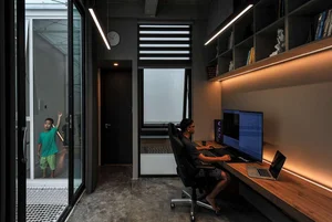 Unique Diagonal Architecture: Stunning Da Nang House Featured in US Media - image 3