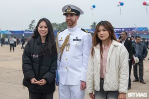 Thousands Gather to Explore Military Innovation at the Vietnam International Defense Expo - image 3