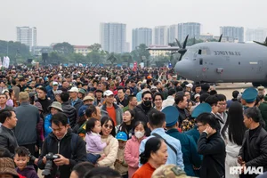 Thousands Gather to Explore Military Innovation at the Vietnam International Defense Expo - image 4