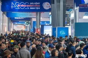 Thousands Gather to Explore Military Innovation at the Vietnam International Defense Expo - image 0