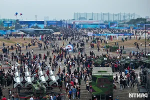 Thousands Gather to Explore Military Innovation at the Vietnam International Defense Expo - image 6