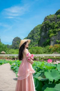 Exploring Hang Mua: Capturing the Picturesque Lotus Season in Ninh Binh - image 7