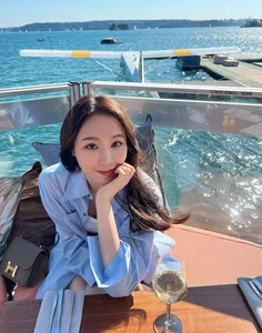 The Secrets of an Ageless Hong Kong Goddess: Youthful Beauty and Inspiring Fitness Routines - image 2