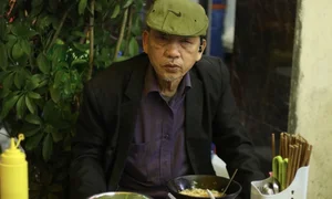 Hai Phong's Iconic Spicy Fish Noodle Soup: A Culinary Journey with Chef Phạm Văn Dũng - image 4