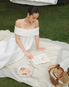 Where Is the Hot Girl Rumored to Date Hieu Nguyen Now? - image 6