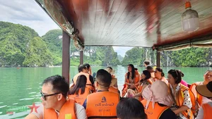 Discover the Magic of Ha Long Bay: A Guide to Vietnam’s Iconic UNESCO World Heritage Site - image 6