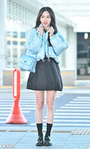 4 Gen Z K-Pop Idols Redefining Airport Fashion with Effortless Style - image 3
