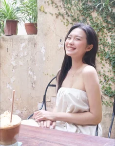Doan Hai My Showcases Post-Pregnancy Glow in First Bikini Appearance After Giving Birth - image 7