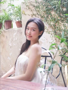 Doan Hai My Showcases Post-Pregnancy Glow in First Bikini Appearance After Giving Birth - image 1