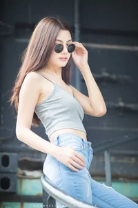 Meet the Stunning Thai Model Fai Bahiddha: A Rising Star in the Fashion World - image 25