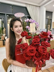 Timeless Elegance: Ly Hai's Wife Continues to Look Younger and More Stylish - image 1