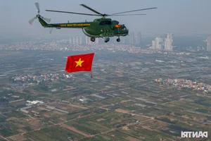 Spectacular Helicopter Display: Practicing the National Flag Procession for the International Defense Expo - image 8
