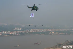 Spectacular Helicopter Display: Practicing the National Flag Procession for the International Defense Expo - image 3