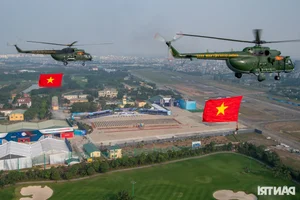 Spectacular Helicopter Display: Practicing the National Flag Procession for the International Defense Expo - image 7