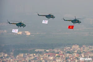Spectacular Helicopter Display: Practicing the National Flag Procession for the International Defense Expo - image 4