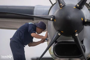 Casa Transport Aircraft Squadron Conducts Military Training Over Hanoi Skies - image 5