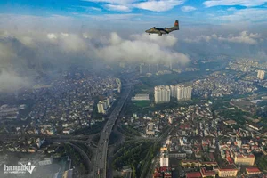 Casa Transport Aircraft Squadron Conducts Military Training Over Hanoi Skies - image 16