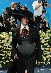 Behind the Scenes: How Celebrities Prepare for the Iconic Met Gala Red Carpet - image 5