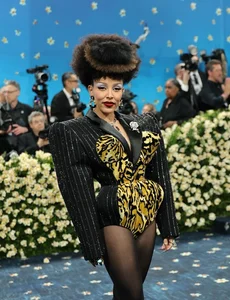 Behind the Scenes: How Celebrities Prepare for the Iconic Met Gala Red Carpet - image 10