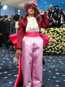 Behind the Scenes: How Celebrities Prepare for the Iconic Met Gala Red Carpet - image 4