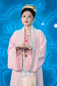 Liu Shishi and Cbiz Stars Face Live Broadcast Lighting Challenges at CCTV Gala - image 5
