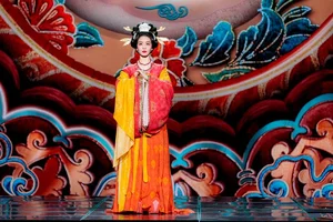 Liu Shishi and Cbiz Stars Face Live Broadcast Lighting Challenges at CCTV Gala - image 8