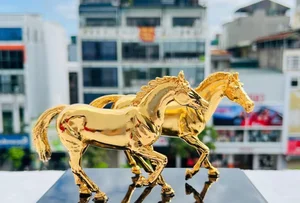 Exquisite Gold-Plated Horse Statues: The Must-Have Luxury Decor for Year of the Horse 2026 - image 3