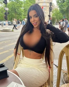 Viral Hot Girl Sparks Public Debate Over Mall Dress Code - image 7