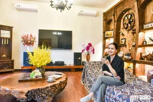 Inside a Hanoi Teacher's Dreamy European-Style House Filled with Flowers - image 4