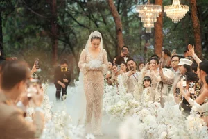 Emotional Highlights from Vu Hanh Nguyen and Nguyen Duc Cuong Wedding - image 7