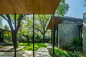 Neem Tree House: A C-Shaped Architectural Marvel in New Delhi - image 16
