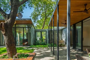 Neem Tree House: A C-Shaped Architectural Marvel in New Delhi - image 9