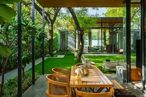 Neem Tree House: A C-Shaped Architectural Marvel in New Delhi - image 5