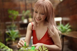 Japanese Model Kana Momonogi: Graphis SUMMER SPECIAL 2020 Change Part03 - Exclusive Summer Photography Collection Featuring 61 High-Quality Visuals - image 1